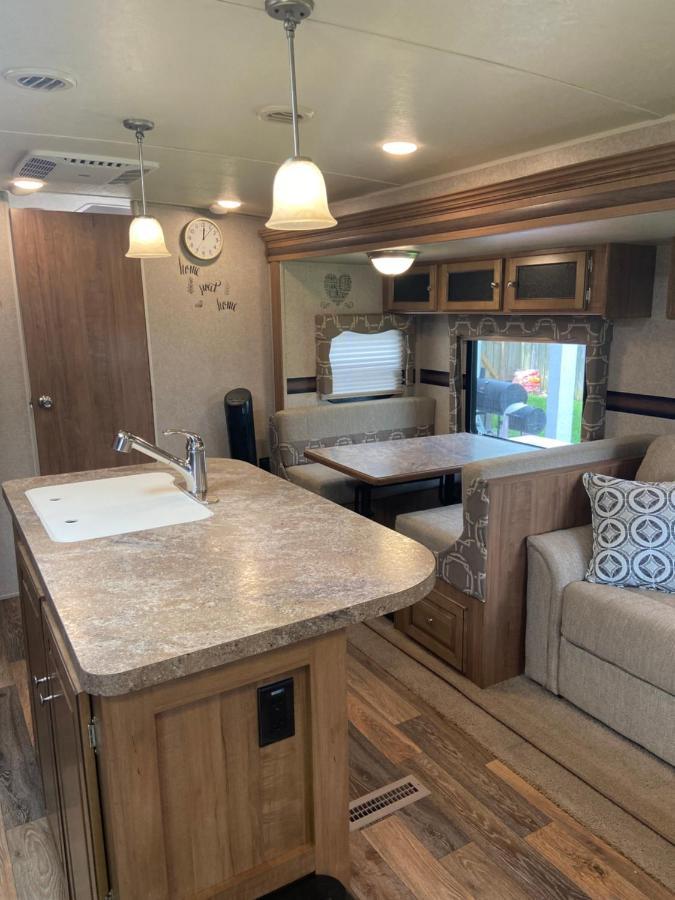Cozy Camper - Free Parking Hotel Miami Ngoại thất bức ảnh