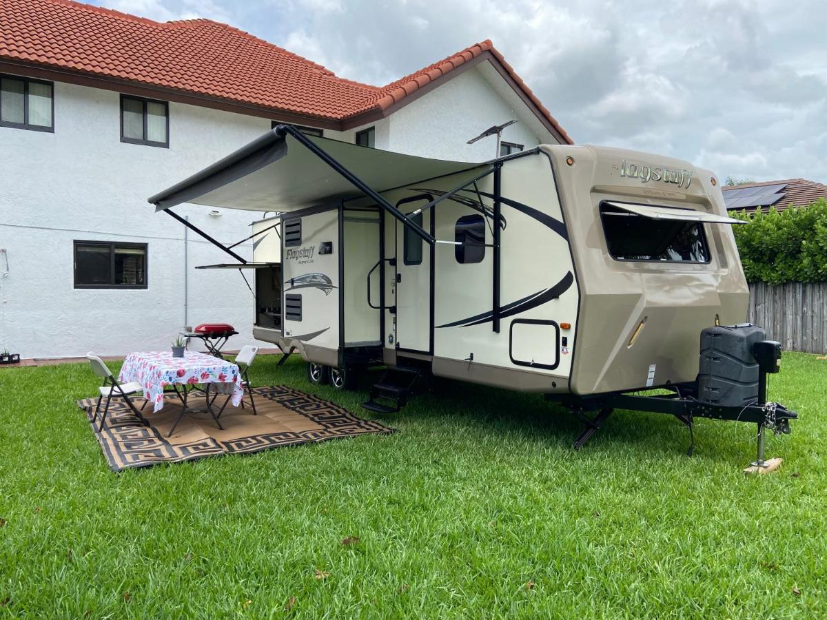 Cozy Camper - Free Parking Hotel Miami Ngoại thất bức ảnh